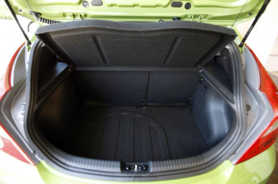  Hyundai Accent Green 2012 года  (фото 9 из 27)